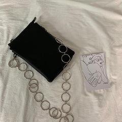 Silberne Metallringe Kette Schwarze Pu-Ledertasche