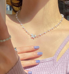 Collar de cadena de perlas con diseño de mariposa de estética suave