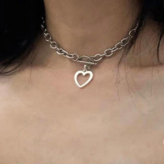 Collar de cadena con colgante de plata con corazón estético suave