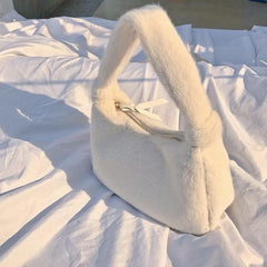 Bolso de hombro de felpa suave y estético con correa corta