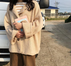 Cárdigan extragrande de punto suave y acogedor con botones grandes