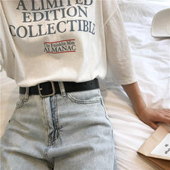 Schwarzer breiter Ledergürtel mit quadratischer Metallschnalle