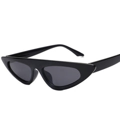 Cat-Sonnenbrille im Bossy-Stil mit geradem Rahmen und Brauenlinie