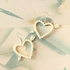 Sweet Heart Arrow White Beige Earrings