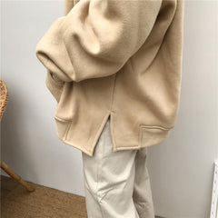 Dicker, warmer, übergroßer Kapuzenpullover mit langen Ärmeln und Fronttasche