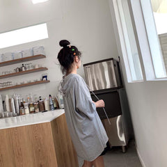 Übergroßer Hoodie mit langem V-Ausschnitt und dünner Brusttasche