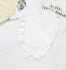 Dünne, leichte Strickjacke mit langen Ärmeln und Knöpfen