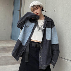 Oversize-Jeansjacke mit dünnen Streifen und Nähten