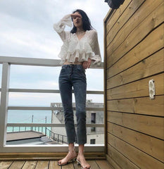 Blusa corta fina y elegante de verano en rojo, blanco y negro