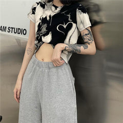 Top blanco y negro con estampado de corazones tie-dye para adolescentes