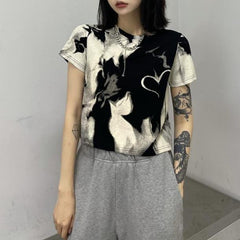 Top blanco y negro con estampado de corazones tie-dye para adolescentes