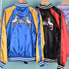 Chaqueta blazer con bordado de unicornio