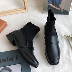 Botas mocasines negras mate estilo chica estética vintage