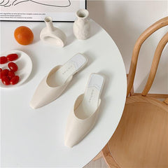 Elegante Slipper-Sandalen im Vintage-Stil mit scharfem Nasenausschnitt