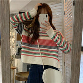 Suéter blanco y negro con rayas pequeñas estéticas vintage