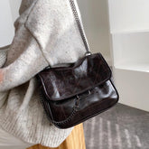 Vintage gesteppte Umhängetasche aus PU-Leder mit dünnem Kettenriemen