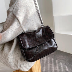 Vintage gesteppte Umhängetasche aus PU-Leder mit dünnem Kettenriemen