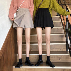 Warmer Faltenrock mit hoher Taille und versteckten Shorts