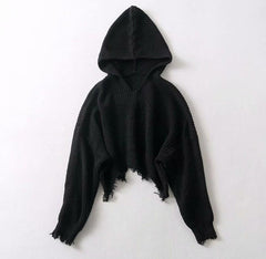 Weiß-schwarzer, lockerer, kurz geschnittener Hoodie mit Quaste und unregelmäßiger Länge