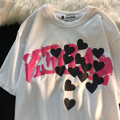 Camiseta holgada con estampado de letras y corazones con estética grunge blanca