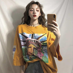 Camiseta larga extragrande con estampado colorido de la Estatua de la Libertad en amarillo y azul