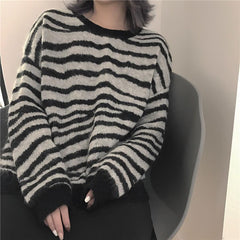 Zebra Stripes Pattern Knit Warm O-Neck Sweater