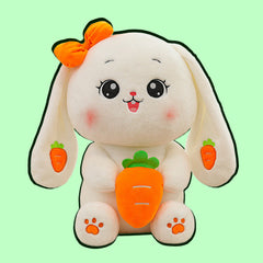 Adorable conejito de peluche: compañero abrazable de fresa y zanahoria