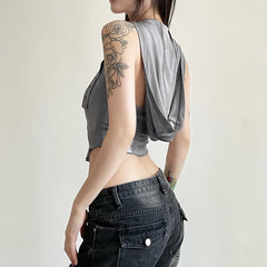 Top corto con capucha metalizado plateado