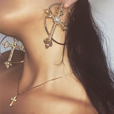 Pendientes de aro con cruz gótica victoriana brillante