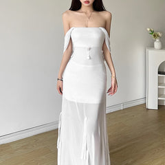 Vestido versátil con capucha y superposición de malla