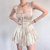 Ärmelloses Minikleid mit Rüschen und Spitze im Vintage-Stil