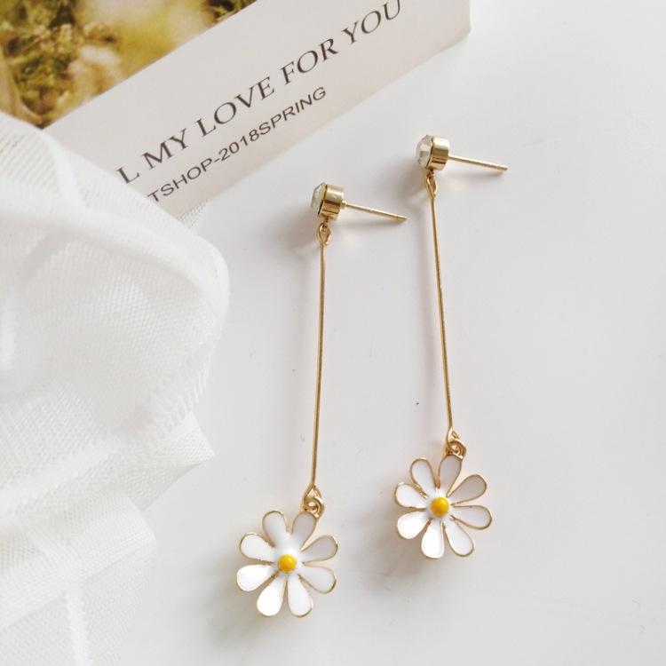 Small Daisy Flower Earrings