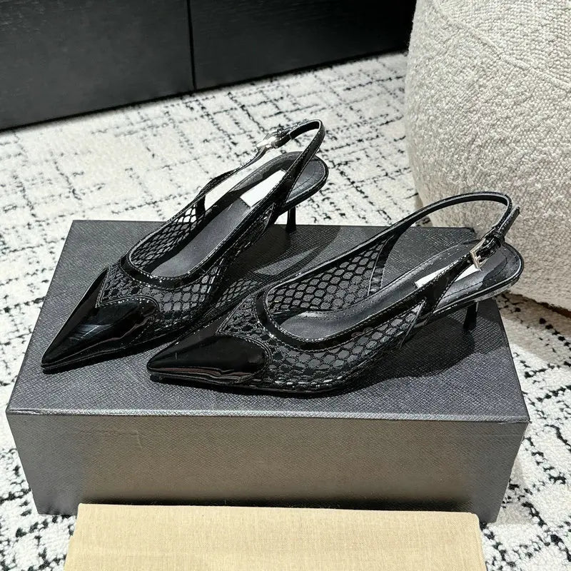 High Sense Design Hollow Back Trip Belt Shallow Mouth Pumps