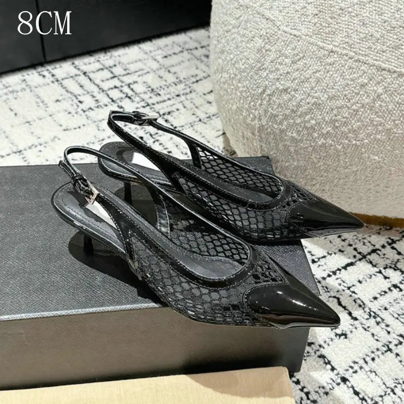 High Sense Design Hollow Back Trip Belt Shallow Mouth Pumps