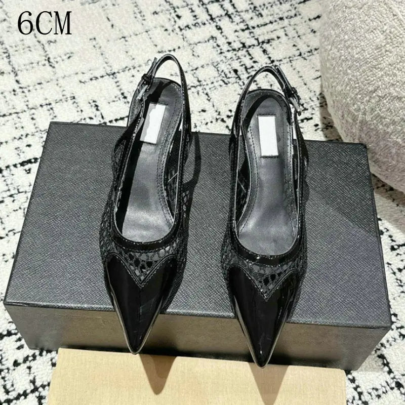 High Sense Design Hollow Back Trip Belt Shallow Mouth Pumps