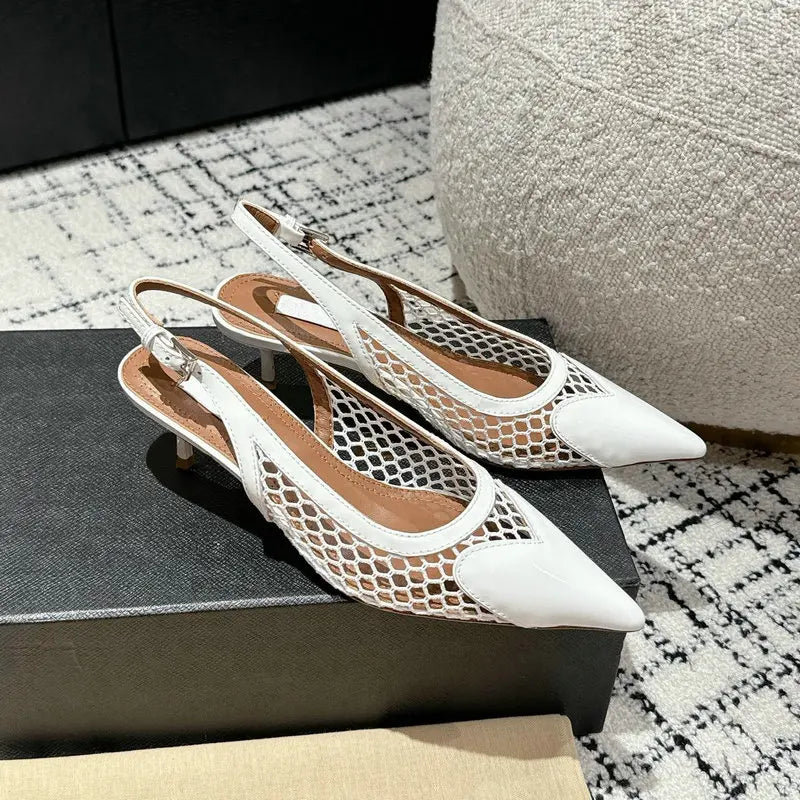 High Sense Design Hollow Back Trip Belt Shallow Mouth Pumps