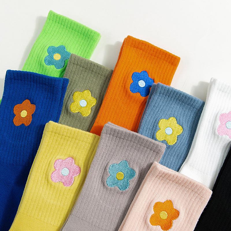 Cartoon Embroidery Flower Socks