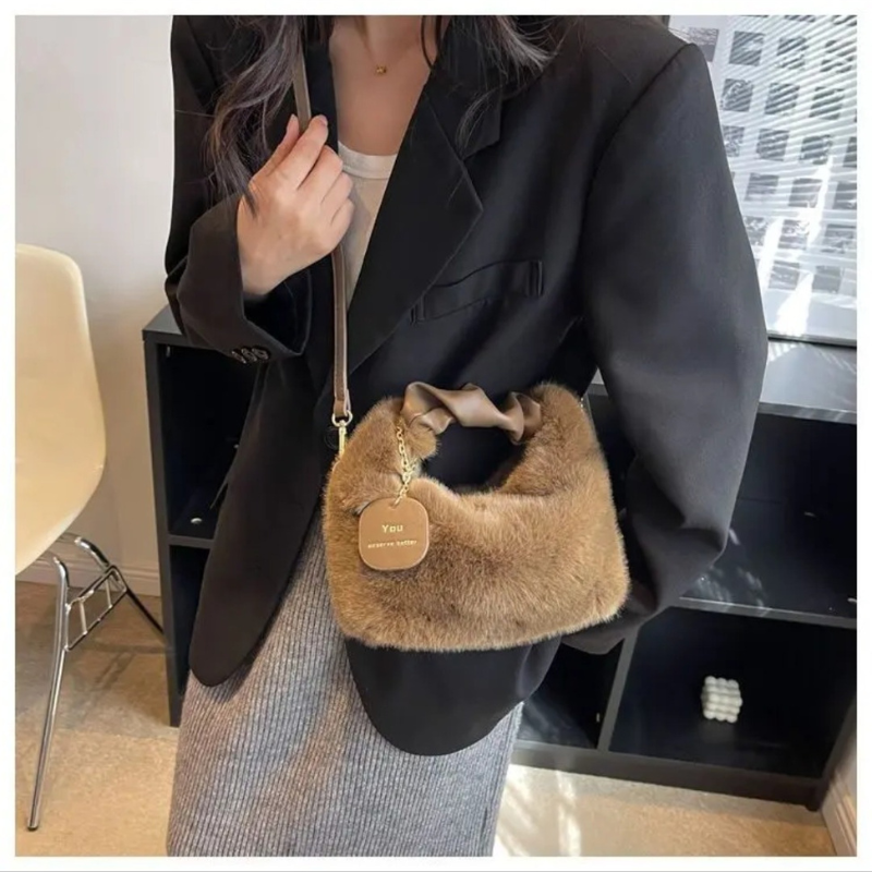 Fashionable Plush Handbag/Crossbody Bag