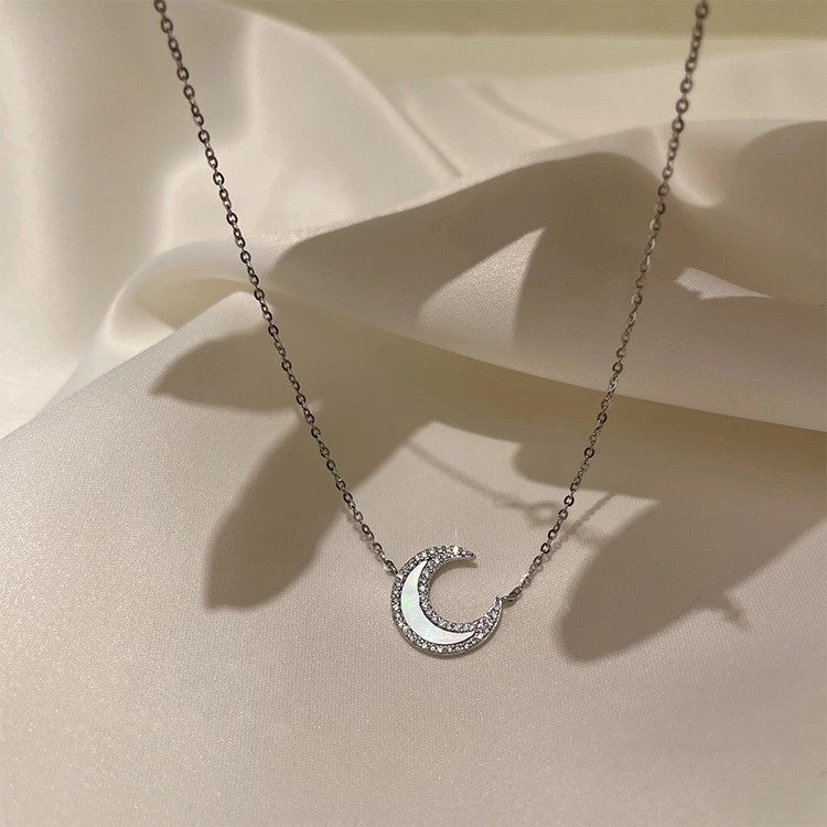 White Moonlight Shiny Necklace