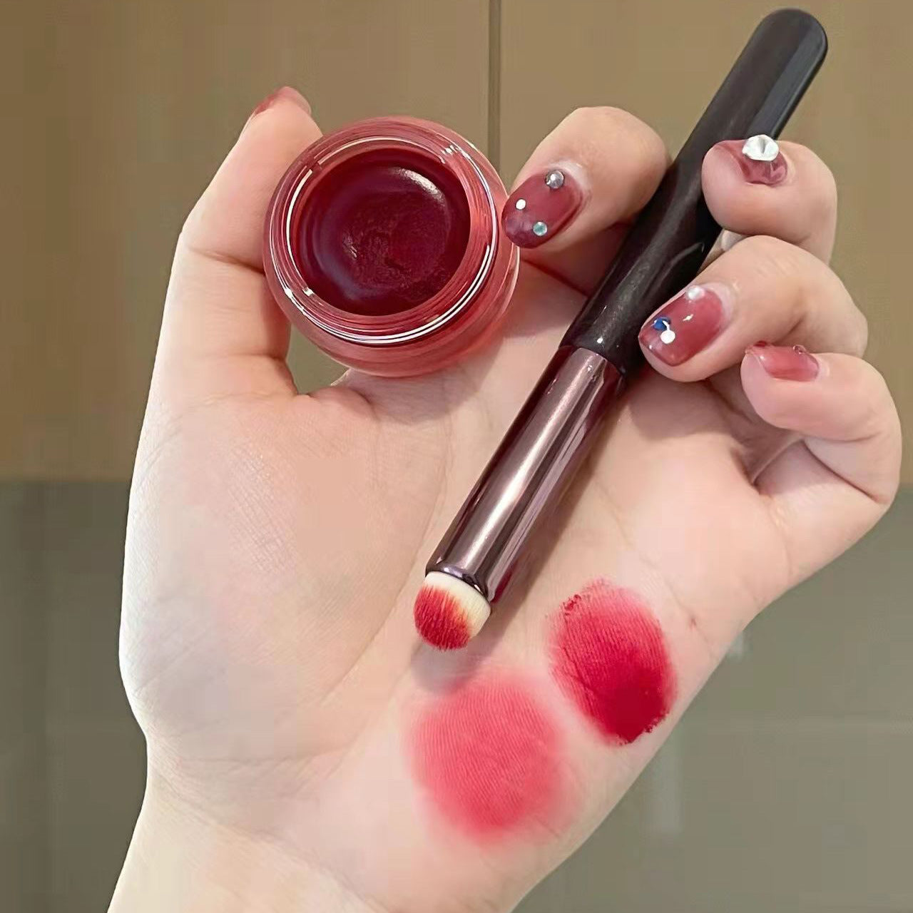 Portable Multi-Purpose Lip Brush