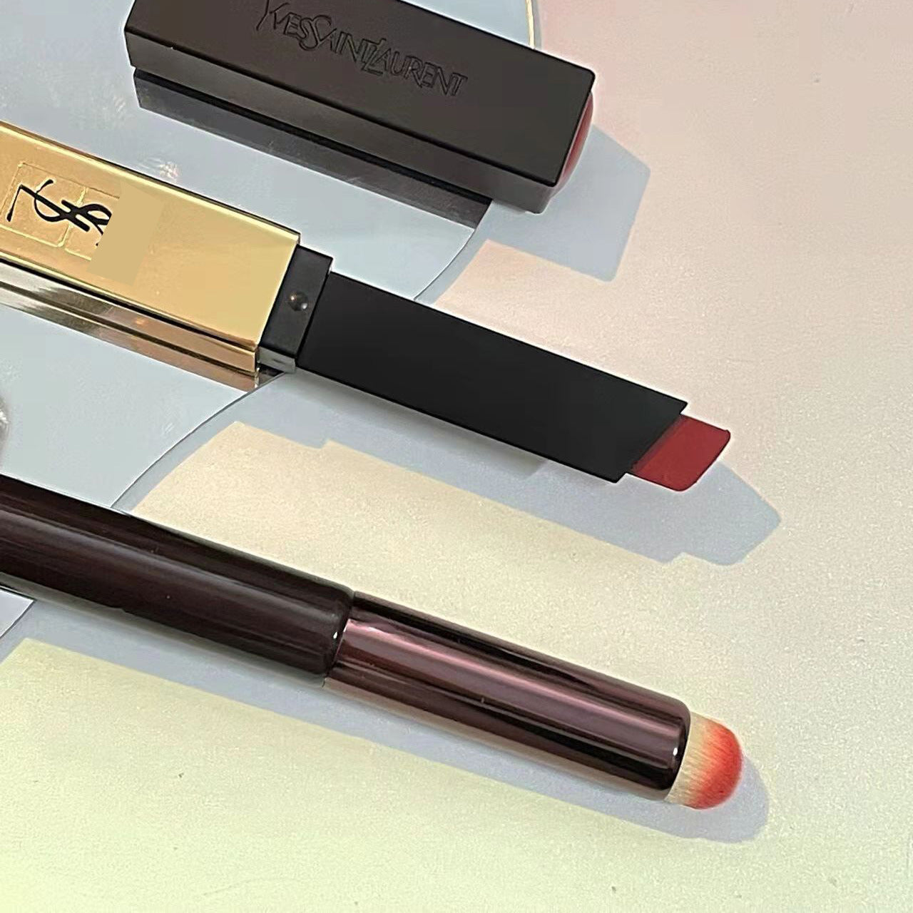 Portable Multi-Purpose Lip Brush