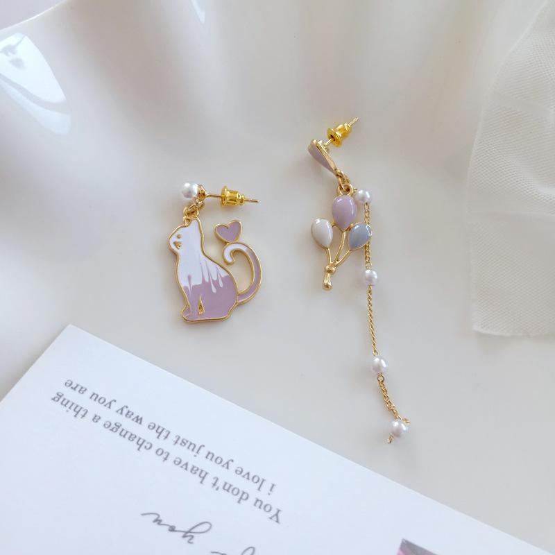 Balloon Cat Pearl Earrings