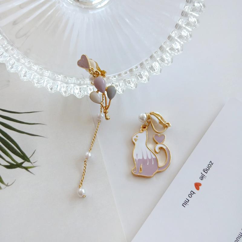 Balloon Cat Pearl Earrings