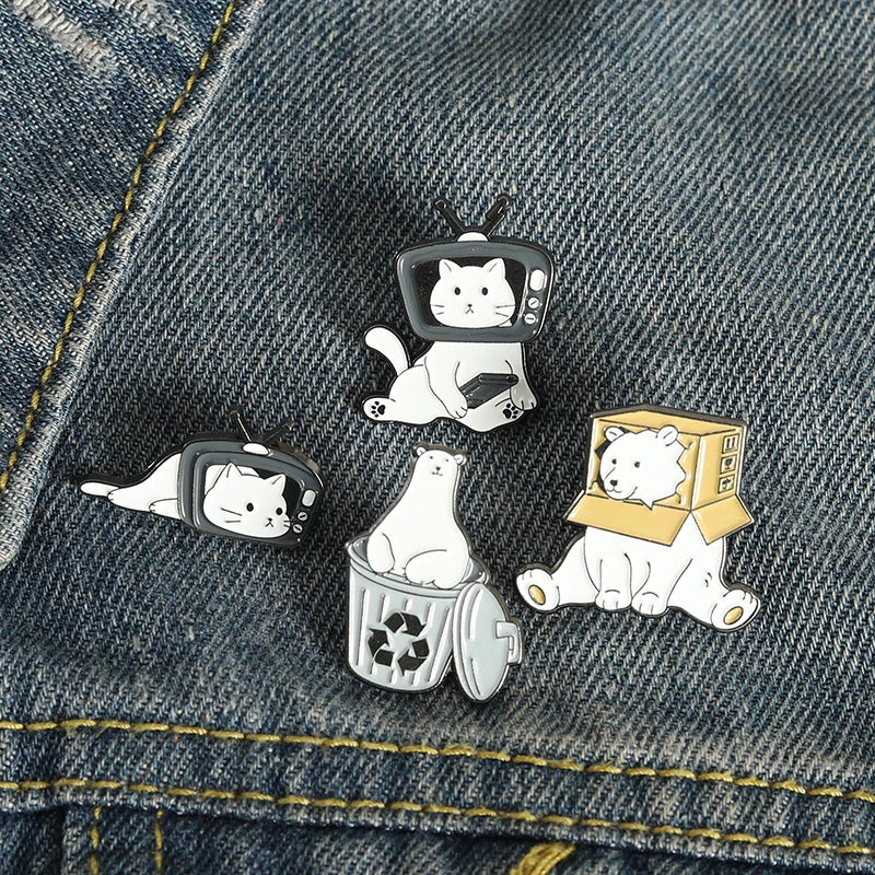 Creative Cute TV Cat Pins