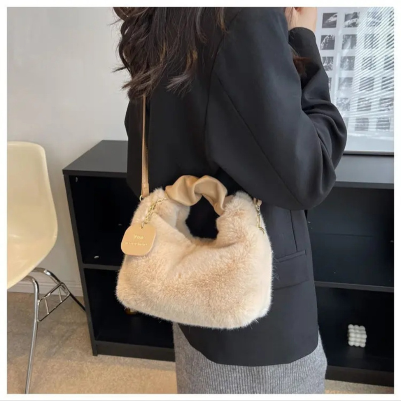 Fashionable Plush Handbag/Crossbody Bag