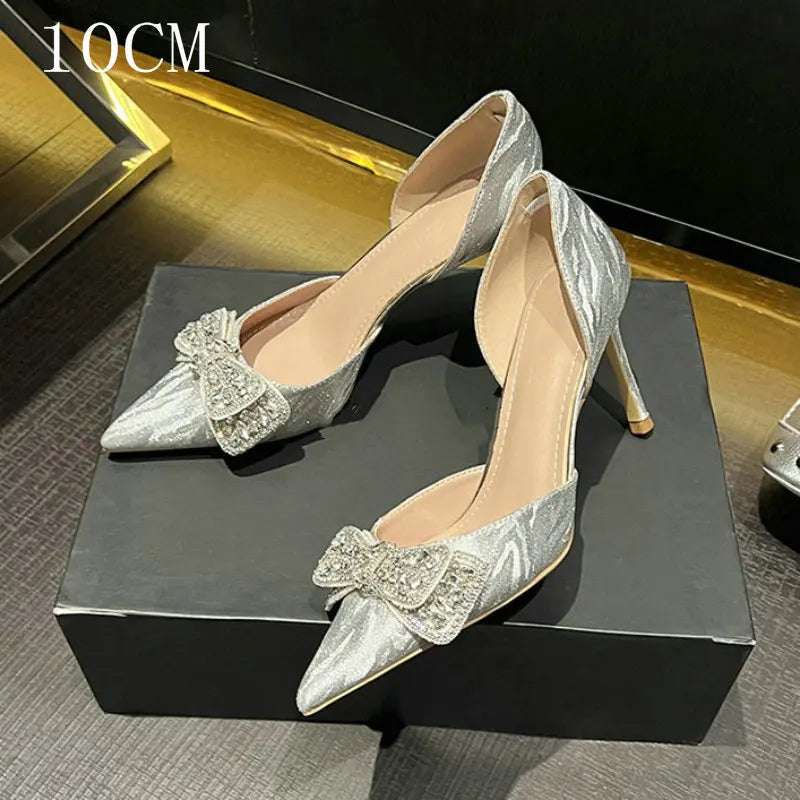 Diamond Bow Woman Pumps