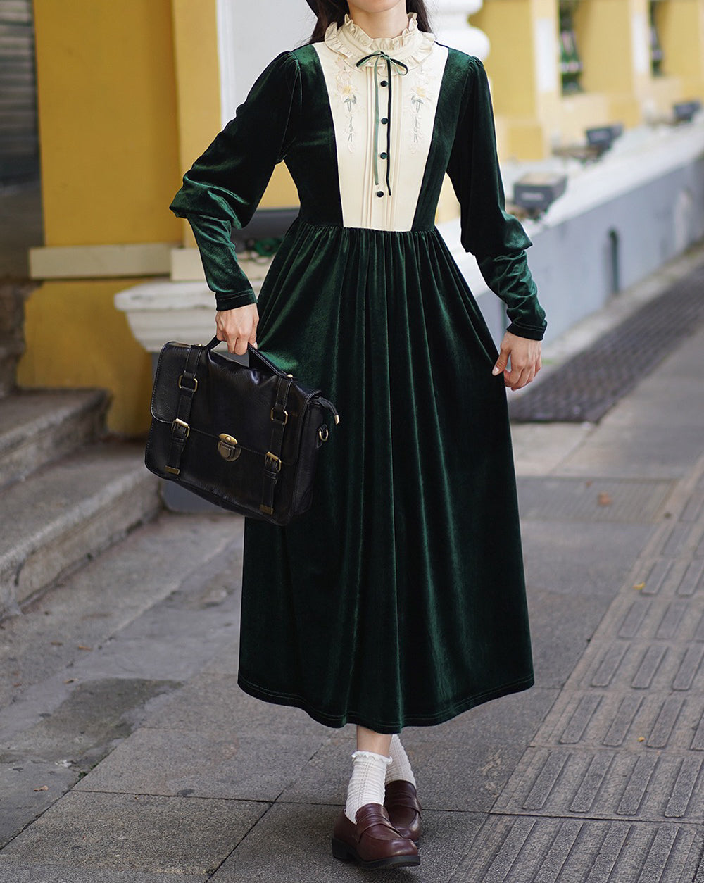 Imogen's Holiday Vintage-style Velvet Dress with Embroidery