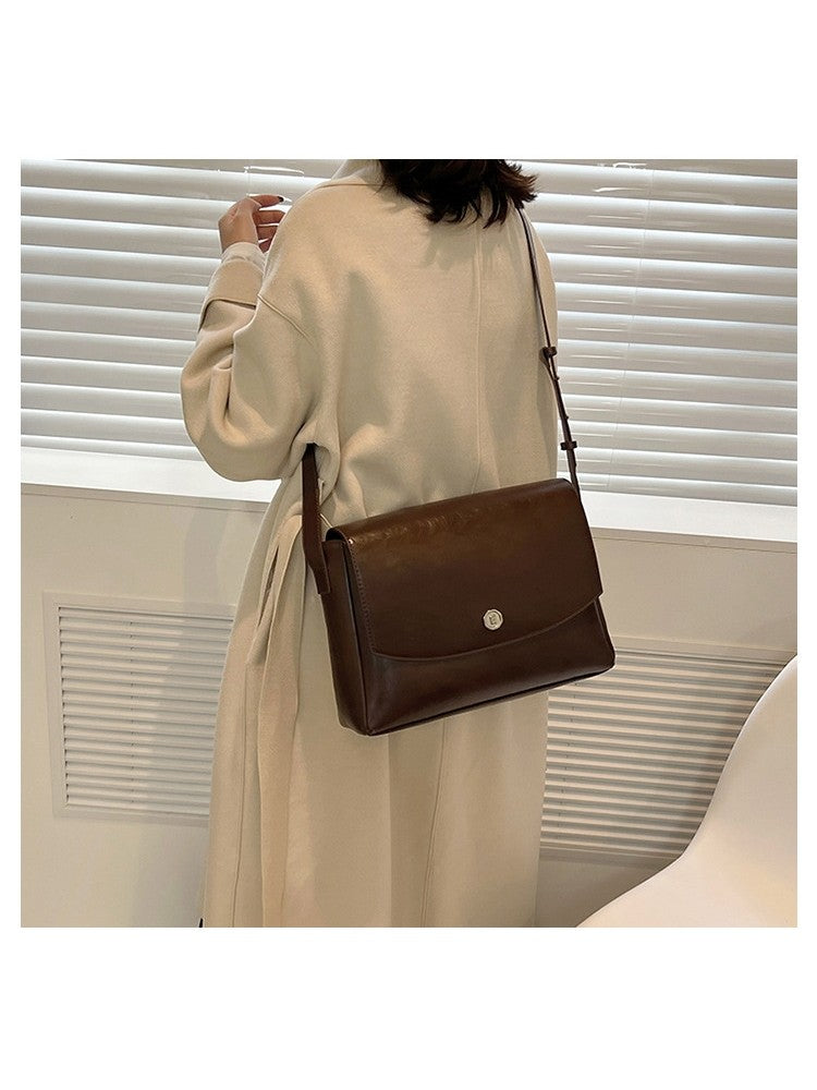 Retro One Shoulder Large Capacity Cross Body Shoulder Bag