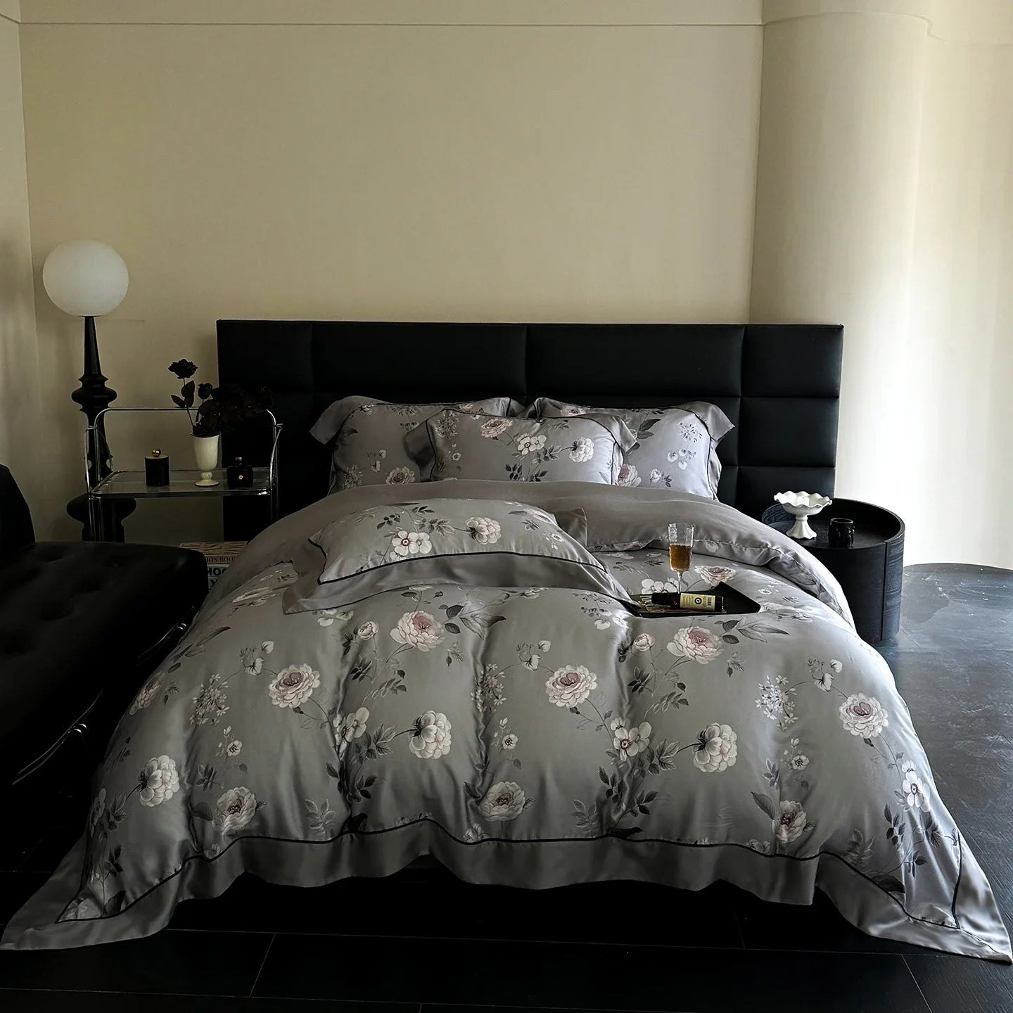 Blooming Flowers Pattern Bedding Set