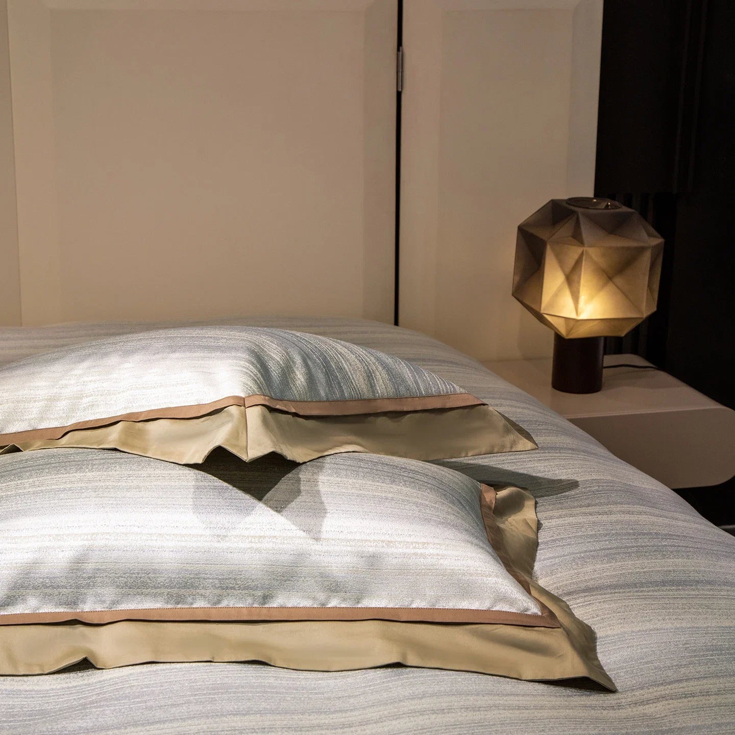 Satin Yarn-dyed Jacquard 1000TC Egyptian Cotton Soft Silky Luxury Bedding Set